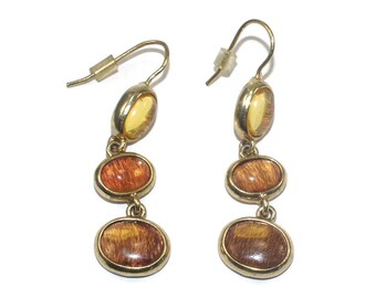Vintage Gold Tone and Black Stones Round Floral Design Dangle Earrings with Hook Backs for Pierced Ears.