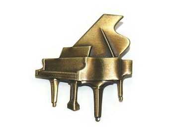 piano brooch