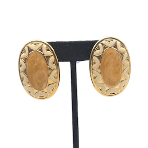 Yellow Stud Earrings, Vintage Gold Tone, White and Yellow Enamel Oval Stud Earrings, Oval Earrings, Business Wear, Lightweight Earrings.