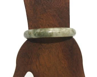 Vintage Carved Green Jade 7 1/4 Inch Bangle Bracelet.