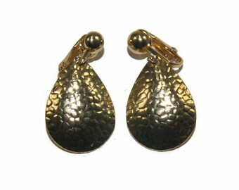 Vintage Textured Gold Tone Teardrop Dangle Clip on Earrings.