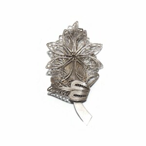 Vintage Sterling Silver Filigree Flower Brooch. Marked 925.