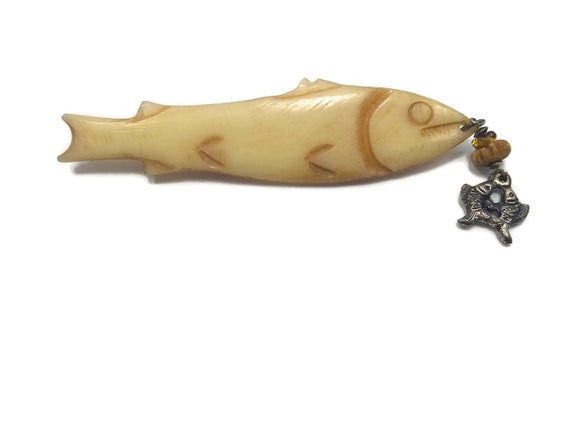 Vintage Folk Art Carved Bone Fish and Small Silve… - image 1