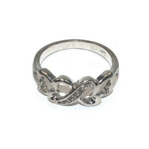 Vintage Silver Tone Hearts Size 7 1/2 Statement Promise Ring.
