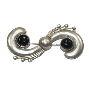 Vintage Sterling Silver and Onyx Brooch. Marked Sterling Mexico.