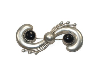 Vintage Sterling Silver and Onyx Brooch. Marked Sterling Mexico.