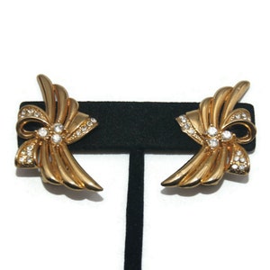 Vintage Gold Tone y Clear Rhinestones Clip en pendientes.