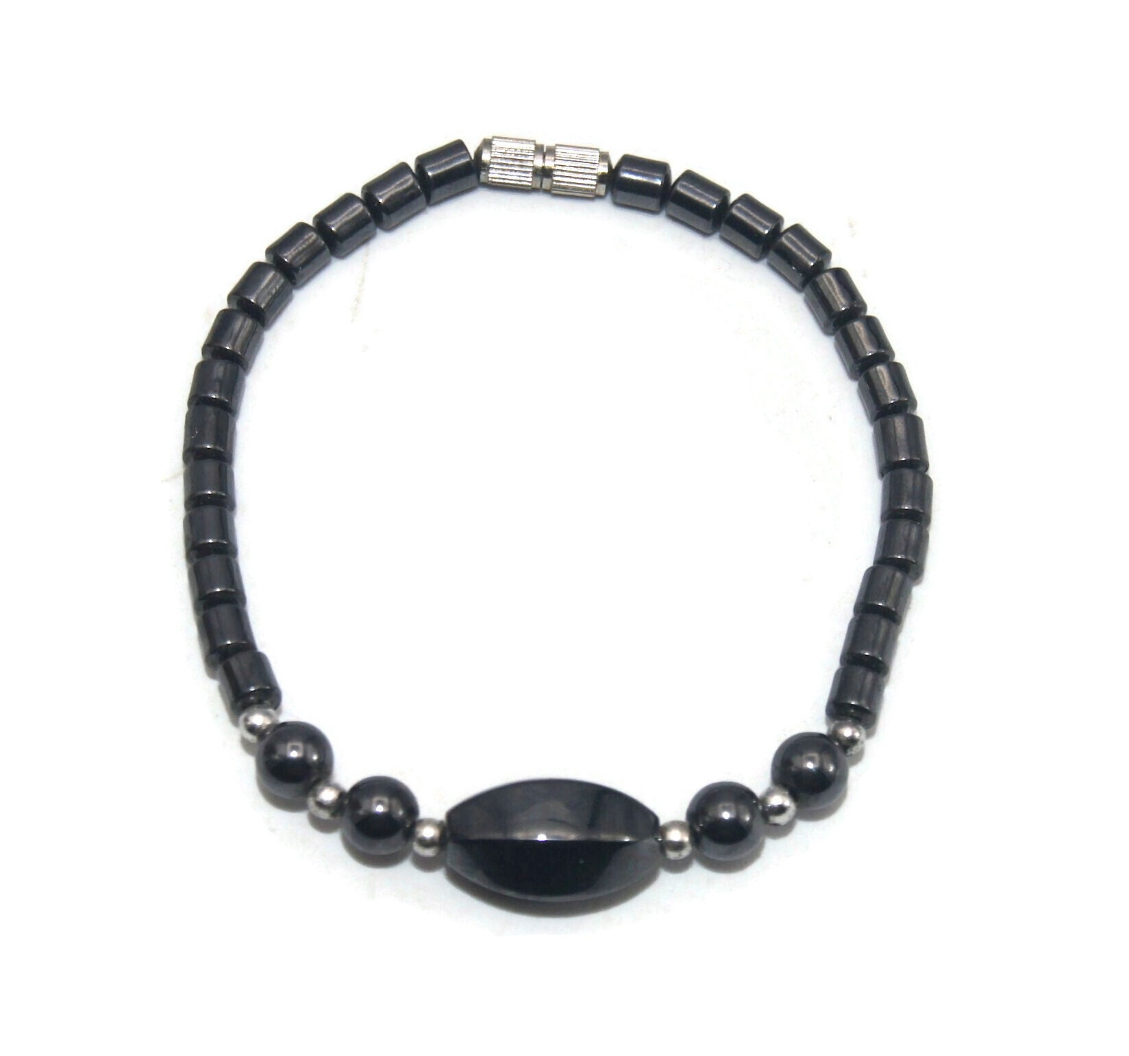 ヴィンテージ ヘマタイトとシルバー トーンのビーズを使用した