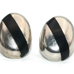 Vintage Mexico TL-70 Puffed Sterling Silver and Inlaid Onyx Oval Stud Earrings with Post Backs for Pierced Ears. Mexico TL-70 925 Hallmark.