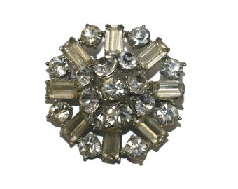 Beautiful Vintage Silver Tone and Clear Rhinestones Radial Design Domed Brooch. 1950s