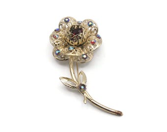 Sarah Coventry Brosche Vintage Goldfarbene Blumenbrosche mit roten und roten AB Strasssteinen Modische Brosche Geschenk für Sie