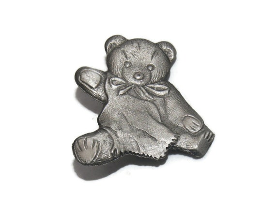 【ひろ】HARPO Bear Brooch Vintage pewter teddy bear - Gem