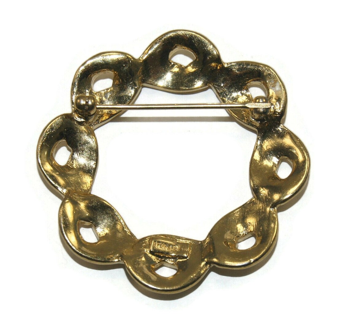 Vintage Gold Tone Trifari Wreath Brooch. Trifari Hallmark. - Etsy UK