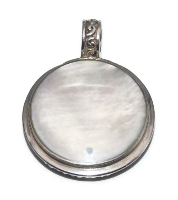 Vintage Sterling Silver and Mother of Pearl Round… - image 3