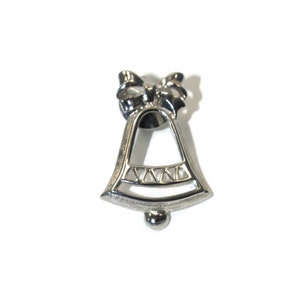 Avon 1981 Vintage Silver Tone Christmas Bell Pin Back Brooch Lapel Pin. Hallmarked Avon.