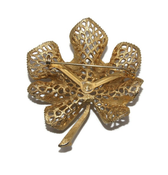 Large Vintage Gold Tone 3D Leaf Brooch. - image 6