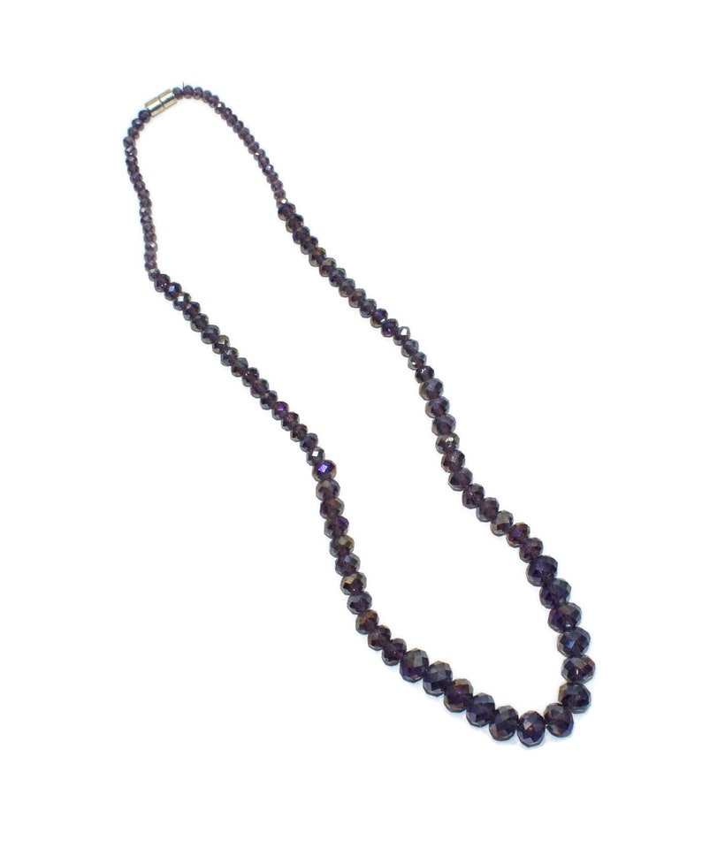 Vintage Purple Glass Faceted Graduated Bead 20 Inch Necklace with Magnetic Clasp and Matching Dangle Earrings with Hook Backs.