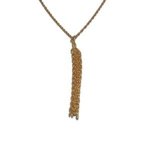 Pendentif vintage Gold Tone sur chaîne de 17 pouces avec fermoir à anneau à ressort.