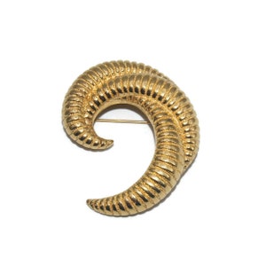 Vintage Monet Gold Tone Curved Shrimp Striped Brooch. Monet Hallmark.