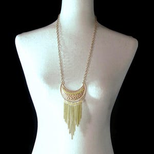 Vintage Gold Tone and Green Fringed Pendant on 18 to 26 Inch Gold Tone Chain with a Lobster Claw Clasp. Statement Necklace, Daily Wear.