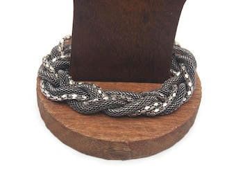 Pulsera trenzada en tono plateado y bronce. Pulsera vintage de malla ancha ajustable de 7 1/2 a 9 pulgadas. Pulsera de malla. Regalo para ella, uso diario.