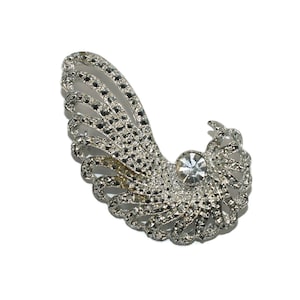 Vintage Sarah Coventry Silver Tone and Rhinestone Brooch. Sarah Cov Hallmark.