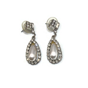 Vintage Silver Tone, Faux Pearls and Clear Rhinestones Teardrop Dangle Earrings with Post Backs for Pierced Ears.