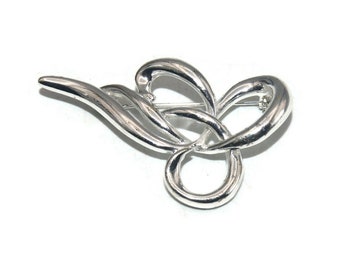 Vintage Silver Tone Brooch.