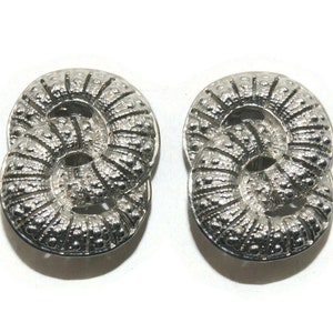 Vintage Textured Silver Tone Entwined Circles Clip sugli orecchini.