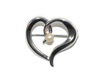 Vintage Beaucraft Sterling Silber und kleine Perle Herz Brosche. Gepunzte Beau Ster.
