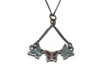 クラッシュ ターコイズとクラッシュ コーラルをあしらったヴィンテージ