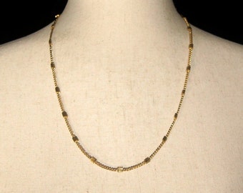 Collar de eslabones vintage Les Bernard en tono dorado de 24 pulgadas con cierre de anillo de resorte y etiqueta Les Bernard Hallmark.