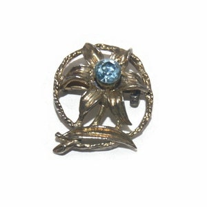 Vintage Gold Tone with Blue Rhinestone Flower Brooch.