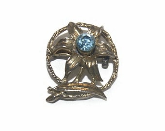 Broche Vintage Fleur Ajourée Dorée, Blanc Et Bleu - 5,2 Cm - Neuf Sans Emballage