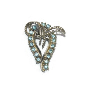 Vintage Gold Tone and Blue Rhinestones Brooch.