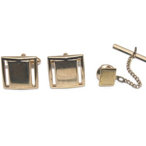 Vintage Swank Gold Tone Cuff Links and Matching Tie Tack with Chain. Swank Hallmarks.