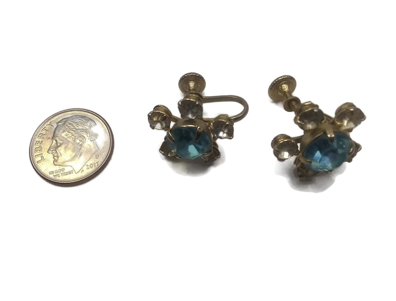 Vintage Gold Tone Rhinestones and Faux Blue Topaz Floral Screw Back Earrings.