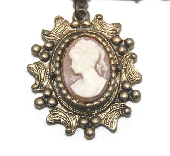 Vintage Gold Tone and Resin Cameo Dangle Brooch. - image 3