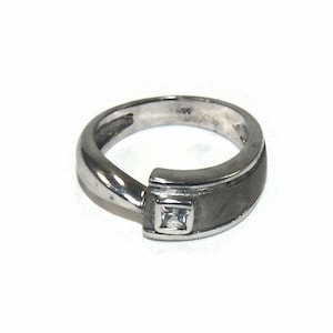 Vintage Sterling Silver and Square CZ Size 7 Engagement Ring. Marked 925.