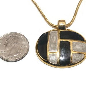 Vintage Gold Tone, Gray and Black Enameled Pendant Necklace and Matching Stud Earrings Jewelry Set. image 7