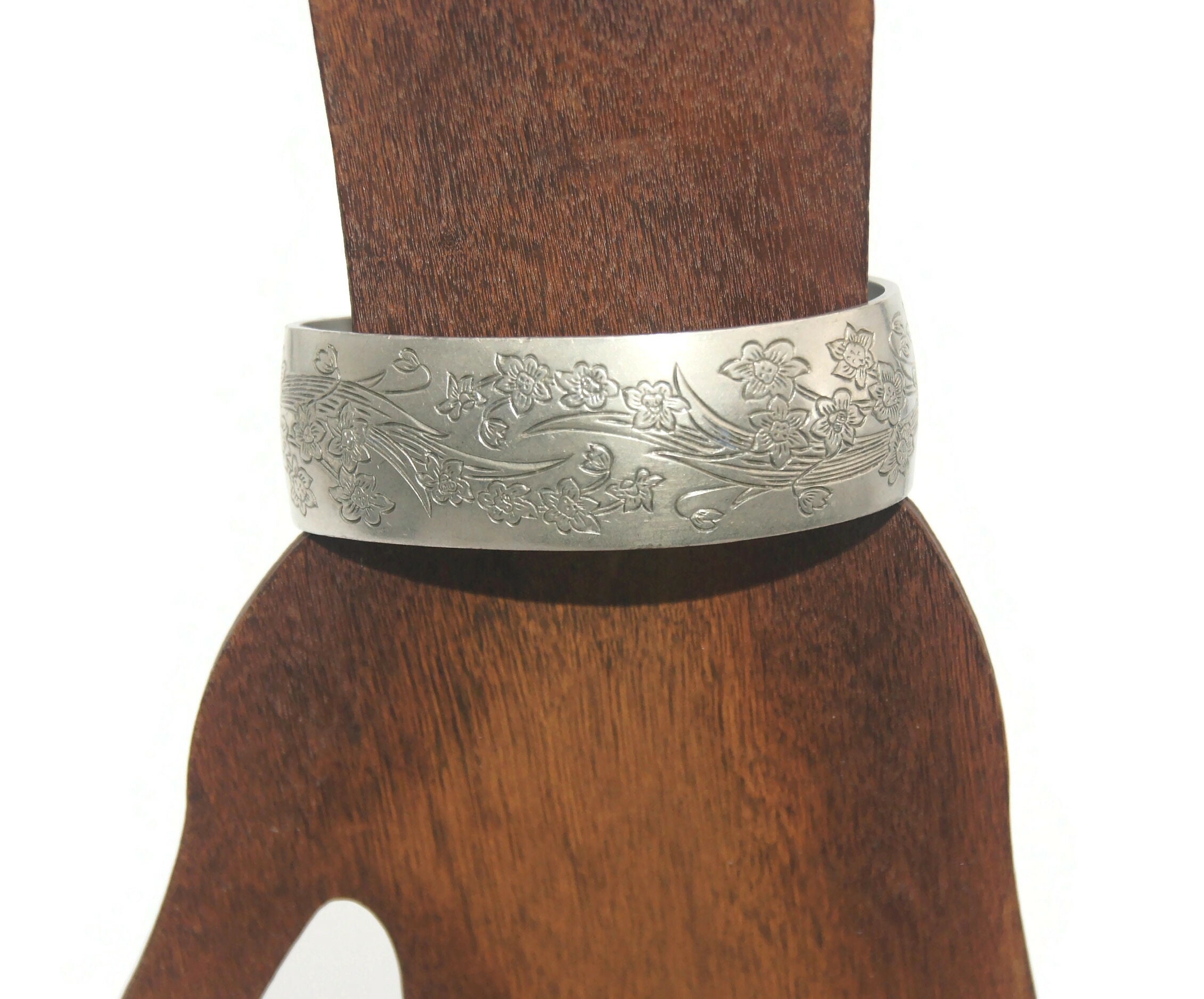Vintage Kirk Pewter Narcissus 7 Inch Cuff Bracelet With