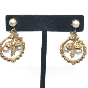 Vintage Gold Tone and Faux Pearls Screw Back Dangle Earrings.
