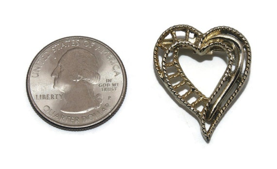 Vintage Textured and Smooth Gold Tone Heart Brooc… - image 3