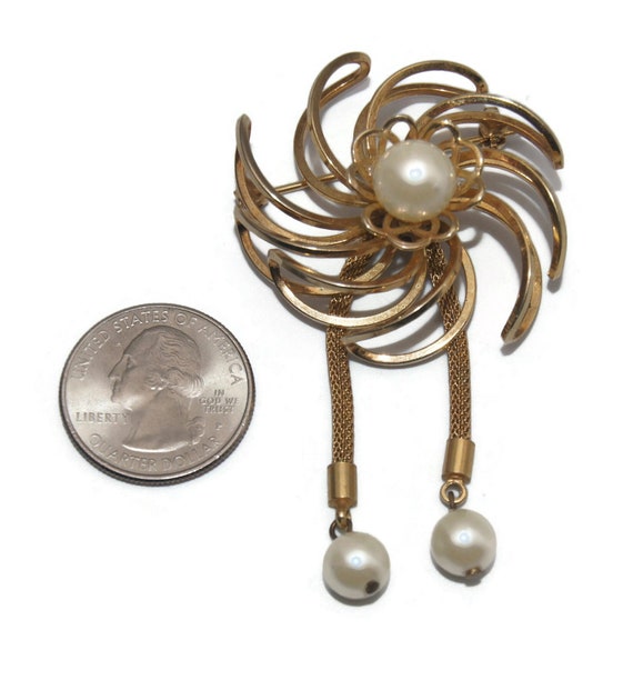 Vintage Gold Tone and Faux Pearls Spiral Brooch. - image 3