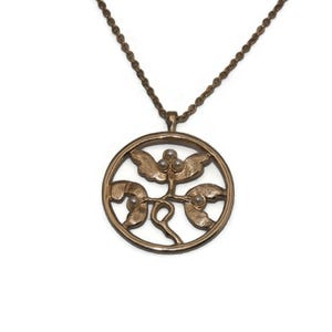 Vintage Avon Gold Tone and Faux Pearls &quot;Whispering Leaves&quot; Round Pendant on 18 Inch Chain with Spring Ring Clasp. Avon Hallmark.