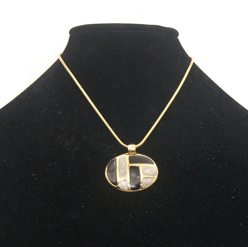 Vintage Gold Tone, Gray and Black Enameled Pendant Necklace and Matching Stud Earrings Jewelry Set. image 2