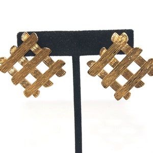 Vintage Avon Gold Tone Crosshatch Stud Earrings with Post Backs for Pierced Ears. Avon Doorbell Hallmark.