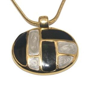 Vintage Gold Tone, Gray and Black Enameled Pendant Necklace and Matching Stud Earrings Jewelry Set. image 4