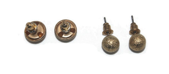 2 Pairs of Small Vintage Textured Gold Tone Stud … - image 7