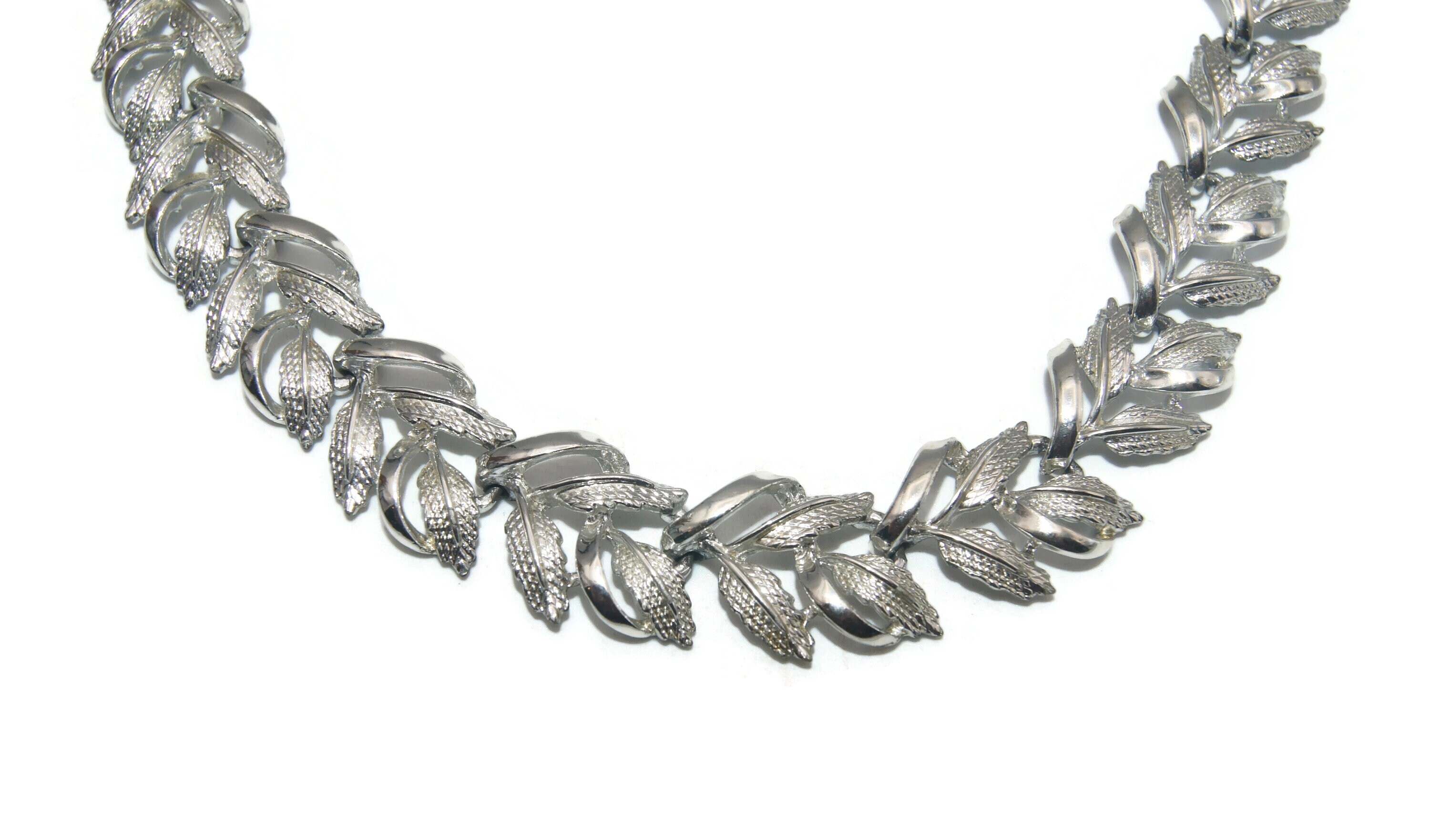 Vintage Coro Silver Tone 16 Inch Leaf Necklace With Hook